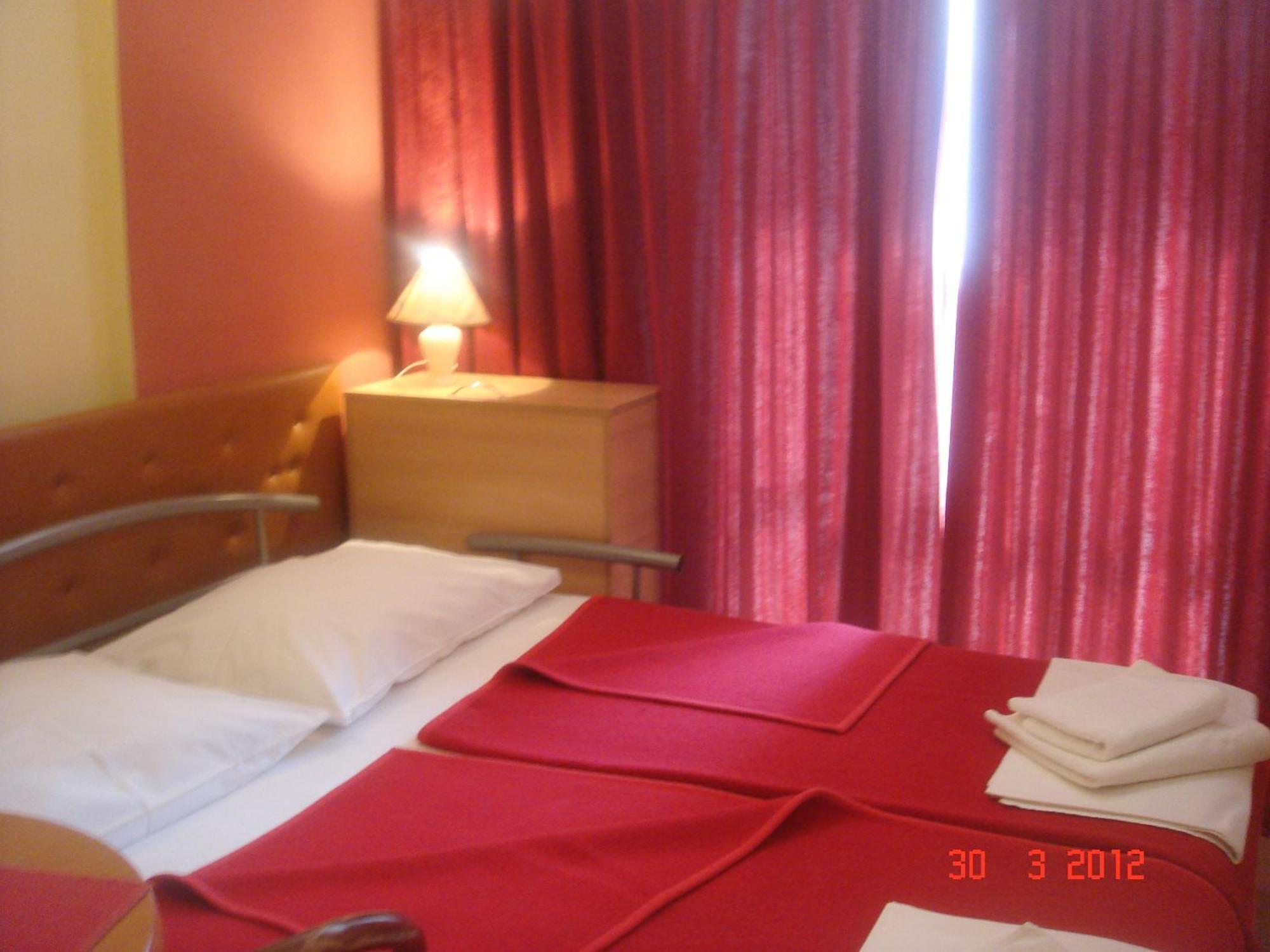 Aparthotel Pecic Gradac  Exteriör bild