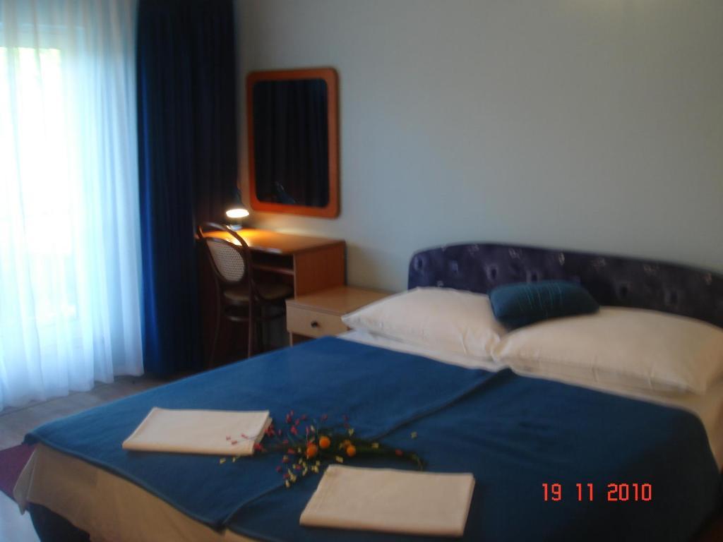 Aparthotel Pecic Gradac  Exteriör bild
