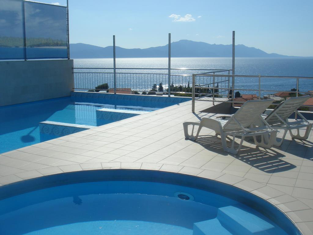 Aparthotel Pecic Gradac  Exteriör bild