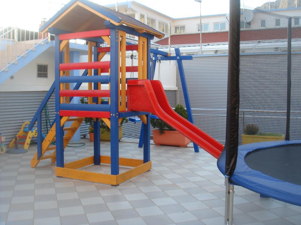 Aparthotel Pecic Gradac  Exteriör bild
