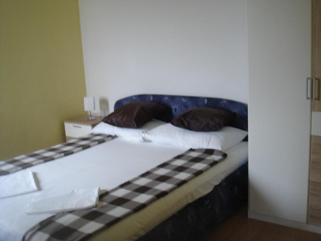 Aparthotel Pecic Gradac  Exteriör bild
