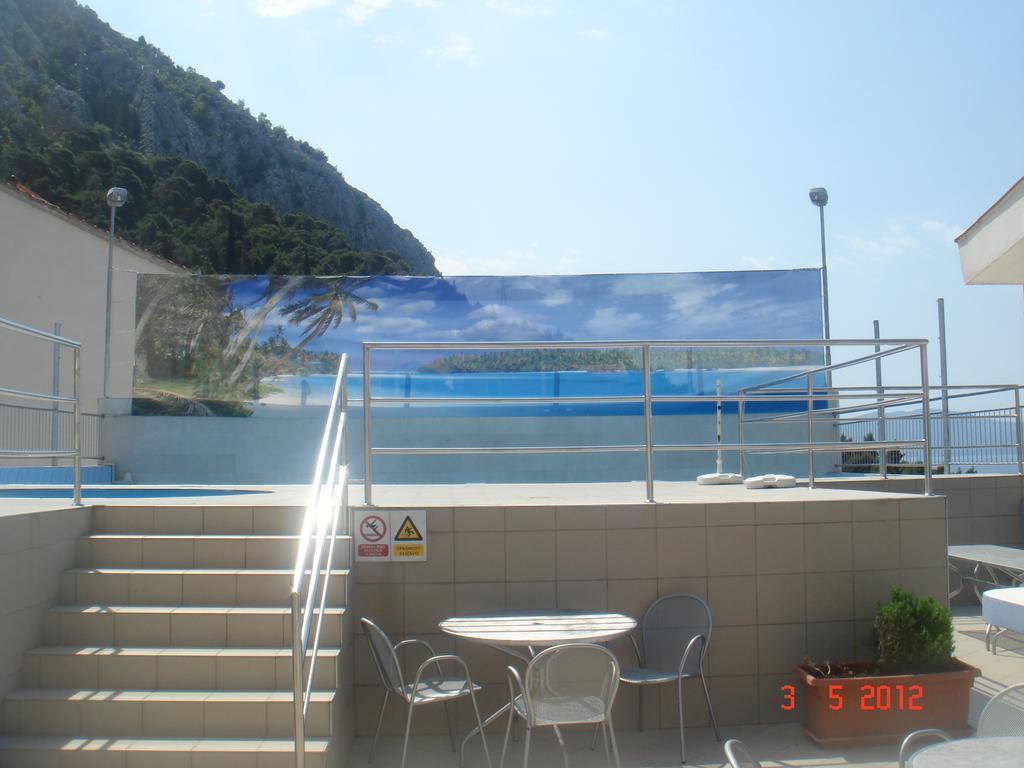 Aparthotel Pecic Gradac  Exteriör bild
