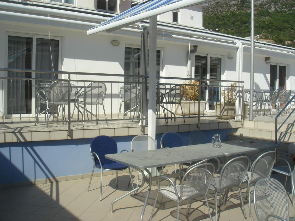 Aparthotel Pecic Gradac  Exteriör bild