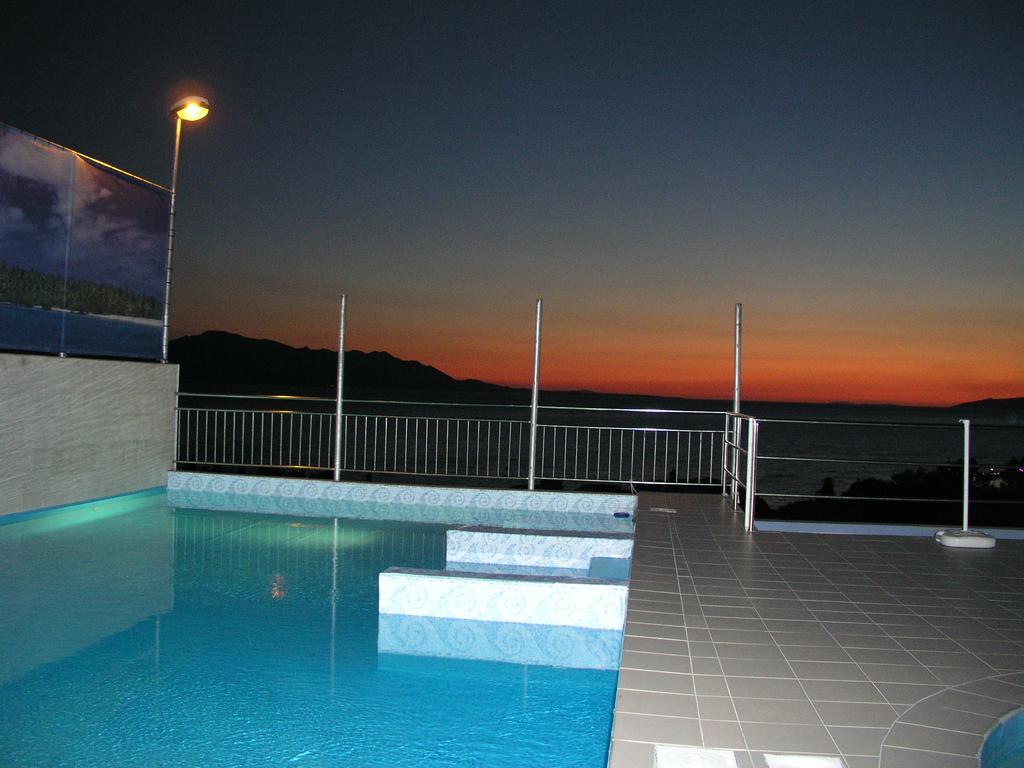 Aparthotel Pecic Gradac  Exteriör bild