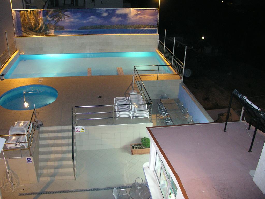 Aparthotel Pecic Gradac  Exteriör bild
