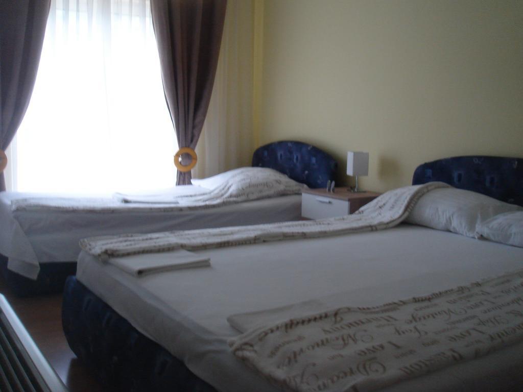 Aparthotel Pecic Gradac  Exteriör bild