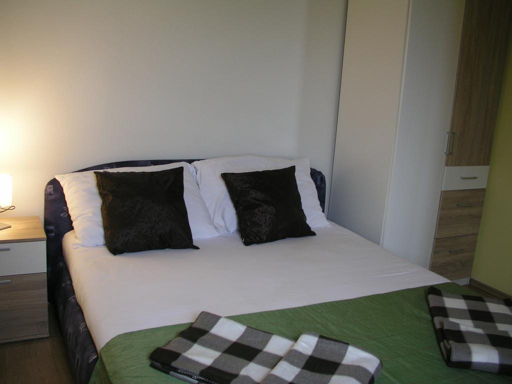 Aparthotel Pecic Gradac  Exteriör bild