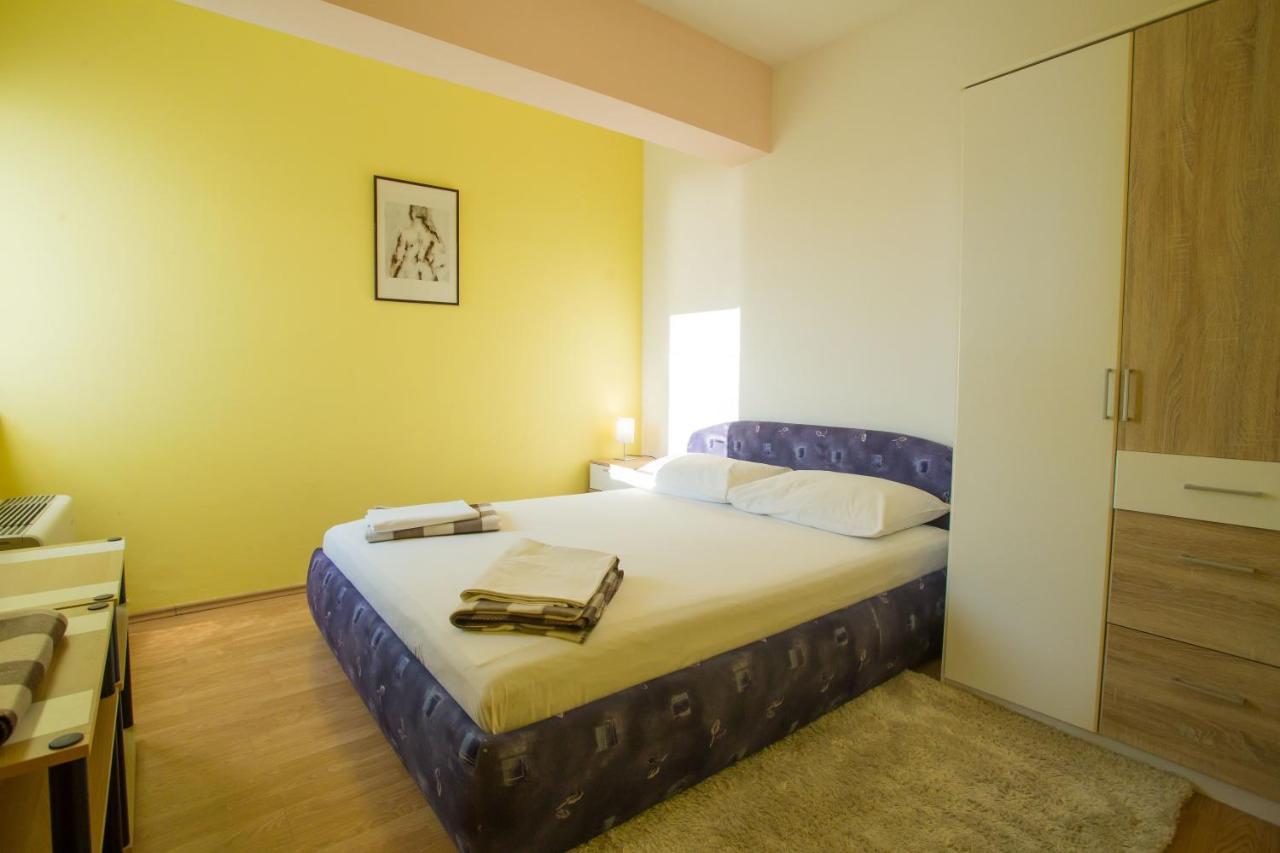 Aparthotel Pecic Gradac  Exteriör bild