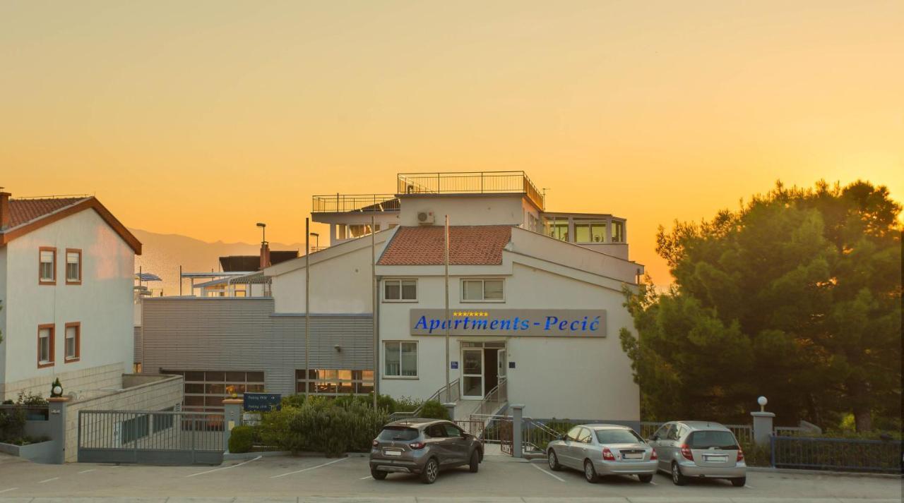 Aparthotel Pecic Gradac  Exteriör bild