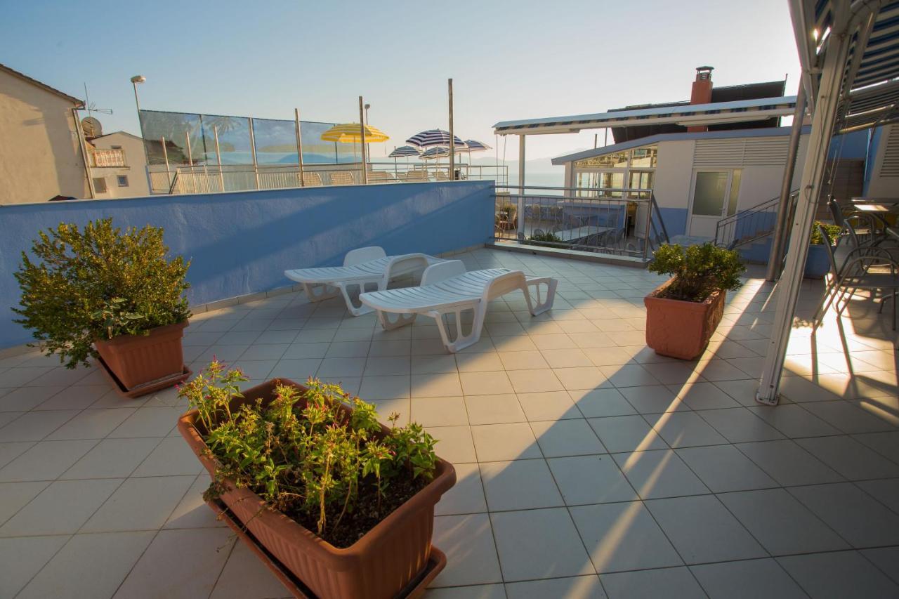 Aparthotel Pecic Gradac  Exteriör bild