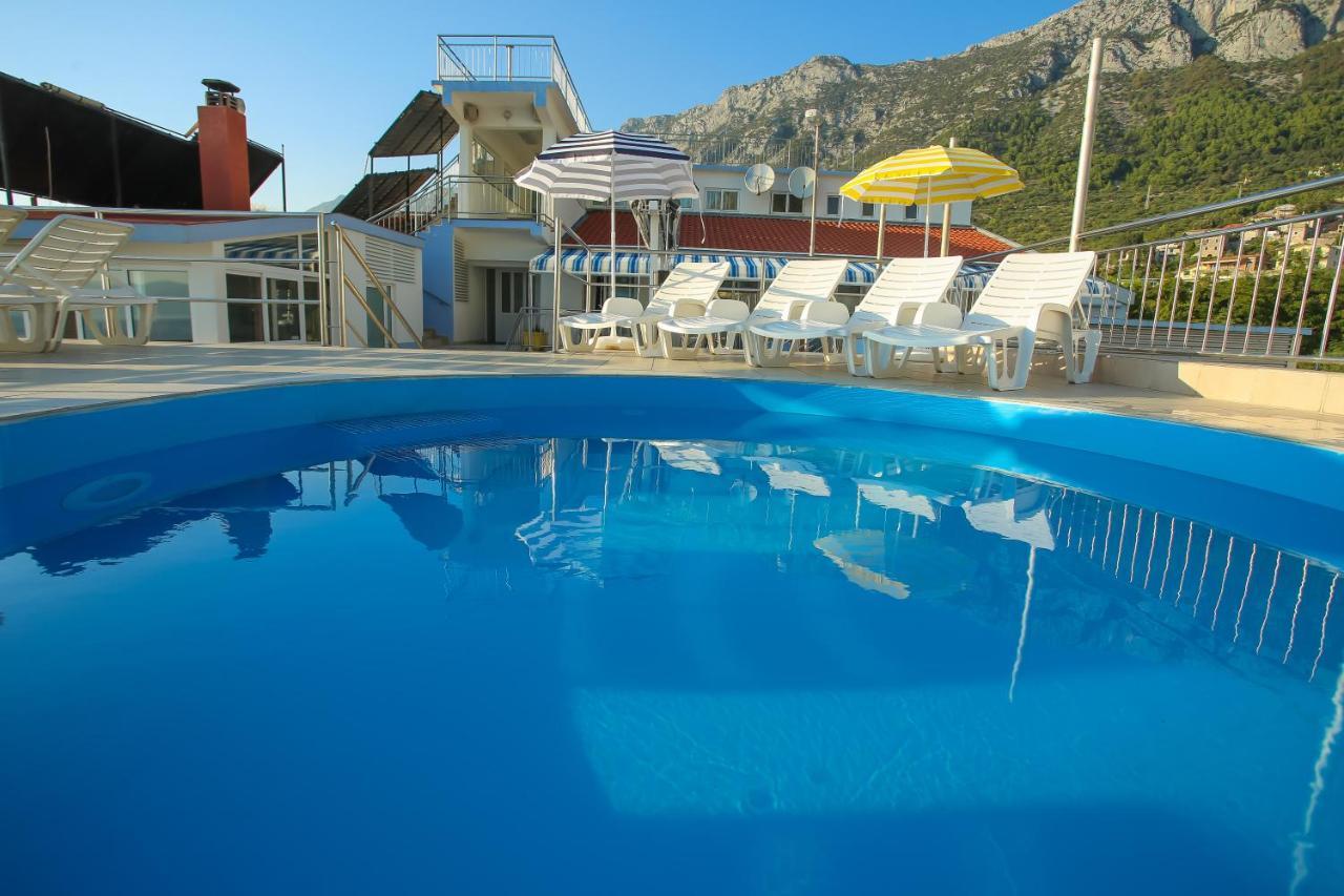 Aparthotel Pecic Gradac  Exteriör bild