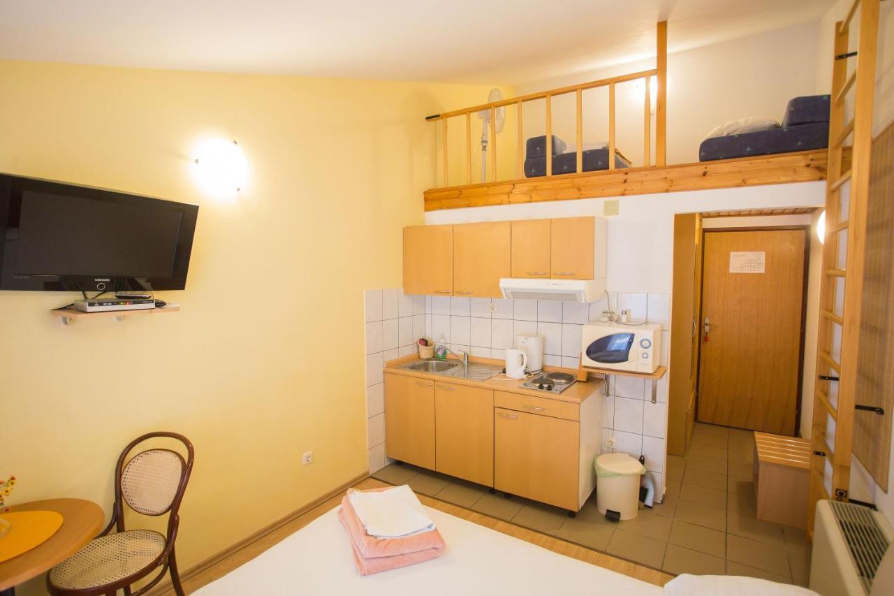 Aparthotel Pecic Gradac  Exteriör bild