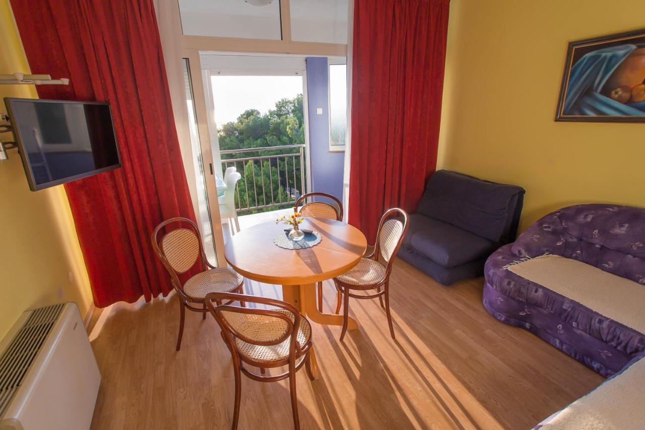 Aparthotel Pecic Gradac  Exteriör bild
