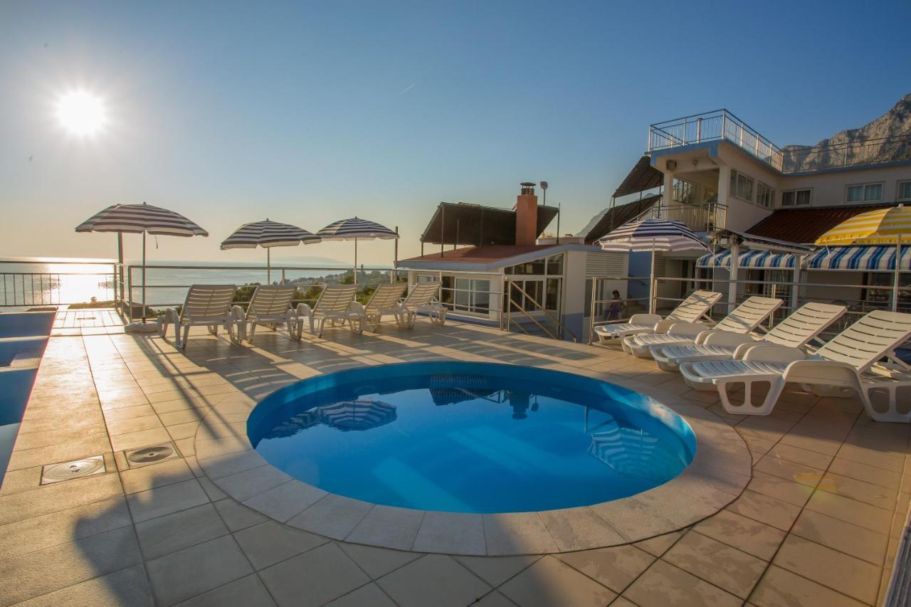 Aparthotel Pecic Gradac  Exteriör bild