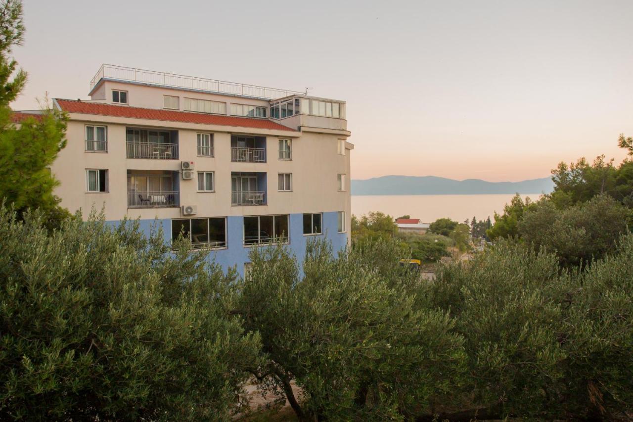 Aparthotel Pecic Gradac  Exteriör bild